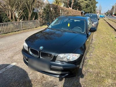 Gebraucht BMW 116 122 PS (89 kW) 2010 Schwarz Kleinwagen