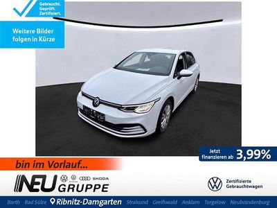 Gebraucht VW Golf VIII Life 131 PS (96 kW) 2023 Weiß Limousine