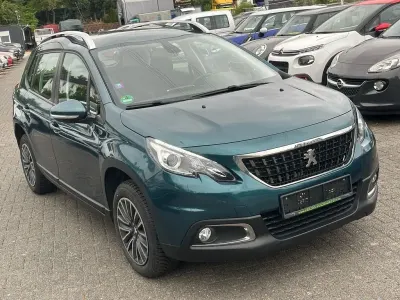 Gebraucht Peugeot 2008 Active 82 PS (60 kW) 2018 Grün SUV
