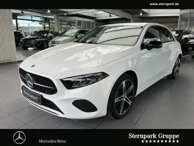 Gebraucht Mercedes A180 Progressive 136 PS (100 kW) 2025 Unilack polarweiß Limousine