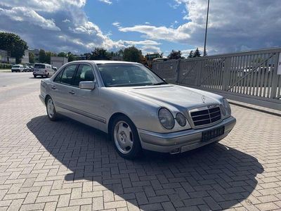 Mercedes E320