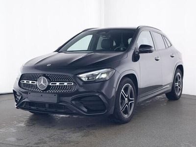 Gebraucht Mercedes GLA180 AMG line 136 PS (100 kW) 2024 Lack kosmosschwarz SUV