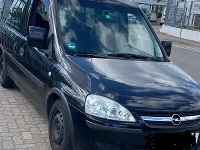 Gebraucht Opel Combo 90 PS (66 kW) 2011 Schwarz Van / Kleinbus