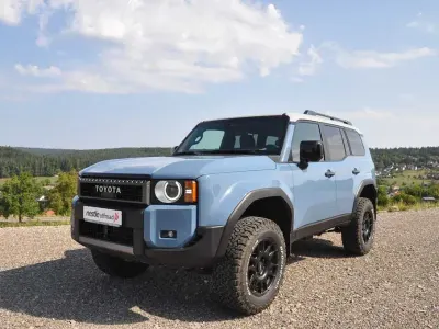 Neu Toyota Land Cruiser Executive 205 PS (150 kW) 2026 Grau SUV