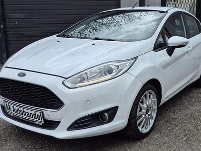 Gebraucht Ford Fiesta Celebration 95 PS (69 kW) 2016 Weiß Limousine