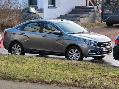 Gebraucht Lada Vesta 106 PS (77 kW) 2020 Grau Limousine