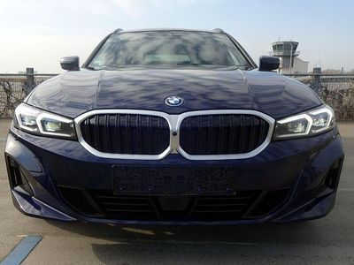 BMW 330e