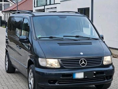 Usata Mercedes V230 143 CV (105 kW) 2000 Nero Monovolume