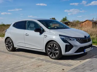 Gebraucht Renault Clio Techno 101 PS (74 kW) 2024 Grau Kleinwagen