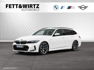 Gebraucht BMW 330e M Sport 292 PS (214 kW) 2024 Alpinweiss Kombi