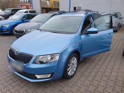 Blau Gebraucht 2016 Skoda Octavia Kombi | 9.499 € (Guter Preis)
