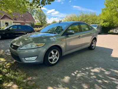 Gebraucht Ford Mondeo 140 PS (102 kW) 2008 Silber Limousine