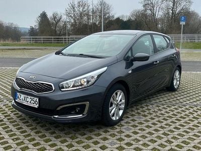 Gebraucht Kia Ceed 101 PS (74 kW) 2017 Blau Kleinwagen