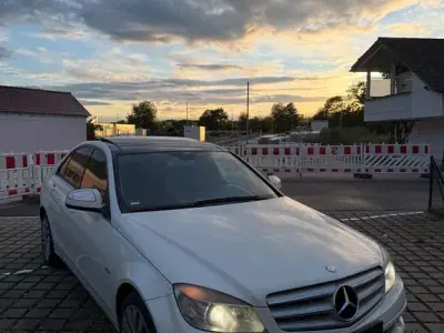 Gebraucht Mercedes C320 Avantgarde 224 PS (164 kW) 2007 Weiß Limousine