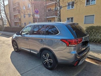 Usata Mitsubishi Outlander 150 CV (110 kW) 2019 Grigio SUV