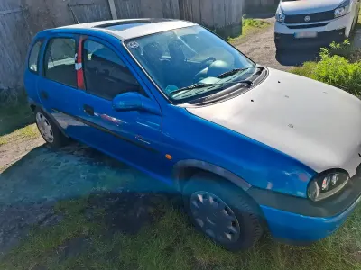 Używany Opel Corsa 54 KM (39 kW) 1997 Niebieski Hatchback