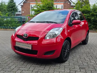 Gebraucht Toyota Yaris Cool 69 PS (50 kW) 2011 Rot Kleinwagen