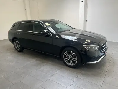 Gebraucht Mercedes E220 Avantgarde 200 PS (147 kW) 2022 Schwarz Kombi