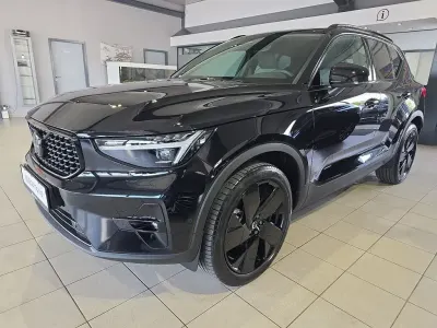 Używany Volvo XC40 Plus 163 KM (119 kW) 2025 Czarny SUV
