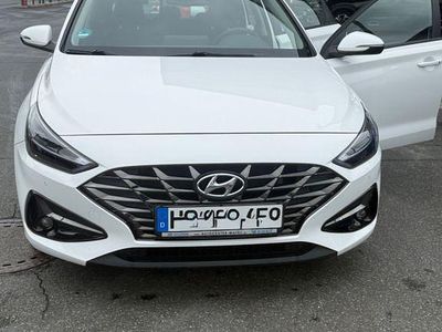 Gebraucht Hyundai i30 Advantage 160 PS (117 kW) 2023 Weiß Limousine