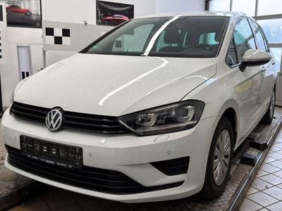 Usata VW Golf Sportsvan Trendline 110 CV (80 kW) 2015 Bianco Monovolume