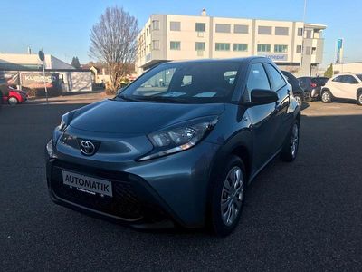 Neu Toyota Aygo X Business Edition 72 PS (52 kW) 2025 Grau SUV