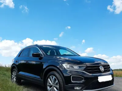 Second-hand VW T-Roc Style 116 CP (85 kW) 2020 Negru SUV