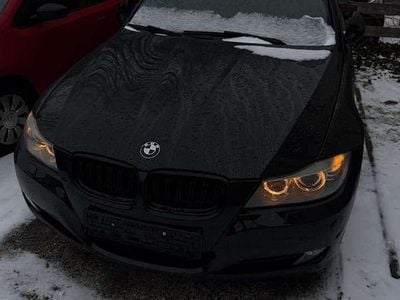 Gebraucht BMW 320 Sport Line 170 PS (125 kW) 2010 Schwarz Limousine