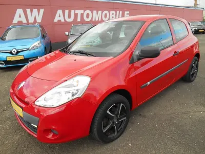 Gebraucht Renault Clio III 75 PS (55 kW) 2012 Rot Kleinwagen