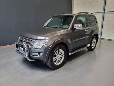 Gebraucht Mitsubishi Pajero Top 190 PS (139 kW) 2015 Mineralgrau SUV