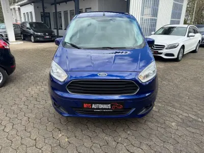 Używany Ford Tourneo Courier Trend 101 KM (74 kW) 2015 Niebieski Minivan