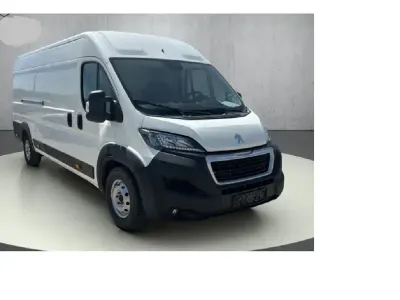 Gebraucht Peugeot Boxer Selection Sky 165 PS (121 kW) 2021 Weiß Van