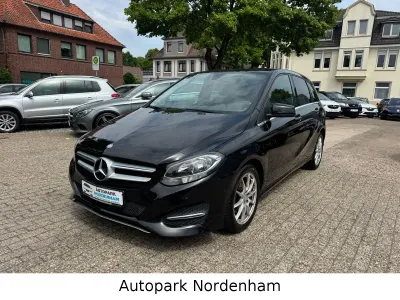 Gebraucht Mercedes B180 Urban 122 PS (89 kW) 2015 Schwarz Van / Kleinbus
