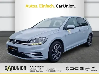 Używany VW Golf VII Sound 125 KM (91 kW) 2017 Biały Sedan/Limuzyna