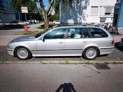 BMW 523