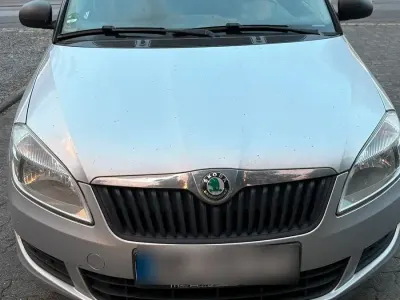 Gebraucht Skoda Fabia 2011 Silber Limousine