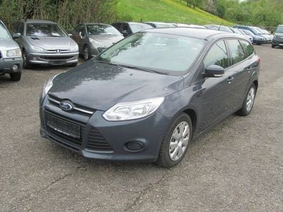 Gebraucht Ford Focus Trend 101 PS (74 kW) 2014 Grau Kombi