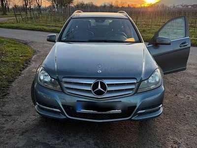 Gebraucht Mercedes C180 Avantgarde 156 PS (114 kW) 2011 Grau Kombi