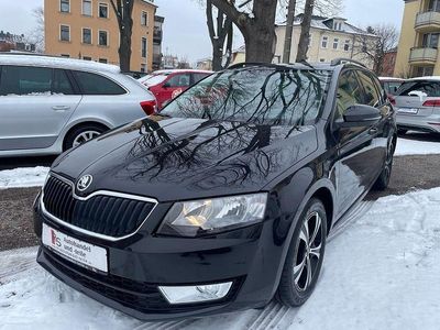 Schwarz Gebraucht 2016 Skoda Octavia Ambition Kombi | 9.999 € (Fairer Preis)
