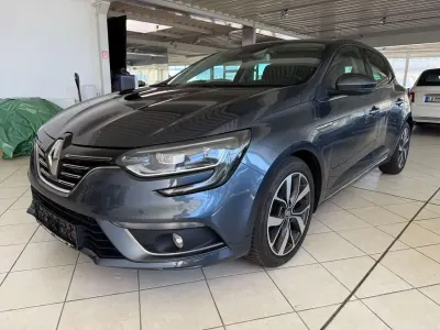 Usata Renault Mégane Bose Edition 131 CV (96 kW) 2017 Grigio Berlina