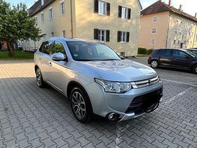 Gebraucht Mitsubishi Outlander Diamant Edition 150 PS (110 kW) 2014 Silber SUV
