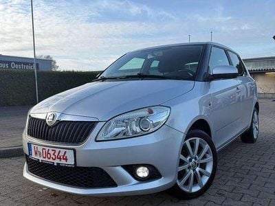 Silber Gebraucht 2014 Skoda Fabia Best of Limousine | 5.990 € (Guter Preis)