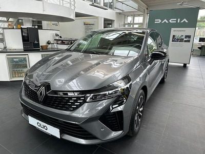 Grau Gebraucht 2025 Renault Clio V Techno Limousine | 23.990 € (Teuer)