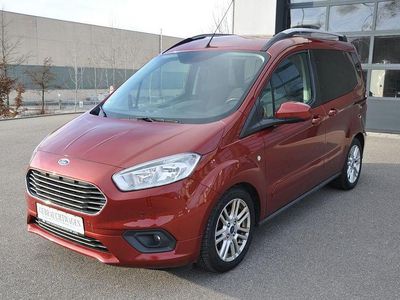 Rot Gebraucht 2020 Ford Tourneo Courier Titanium Van / Kleinbus | 12.890 € (Fairer Preis)