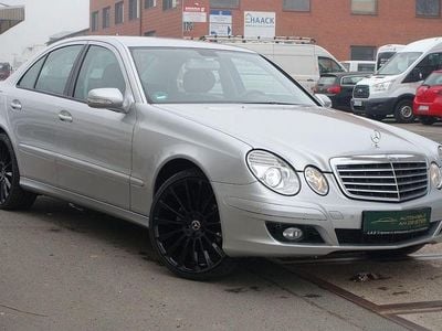 Gebraucht Mercedes E220 170 PS (125 kW) 2007 Iridiumsilber Limousine