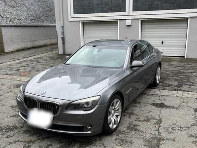 Second-hand BMW 730 245 CP (180 kW) 2009 Gri Berlinǎ