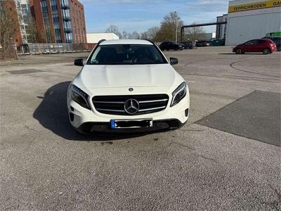 Mercedes GLA220
