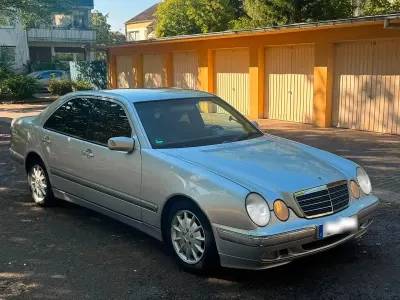 Gebraucht Mercedes E200 163 PS (119 kW) 2000 Silber Limousine