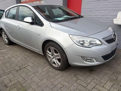 Gebraucht Opel Astra Design Edition 125 PS (91 kW) 2011 Silber Limousine