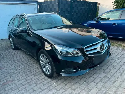 Gebraucht Mercedes E220 170 PS (125 kW) 2014 Beige Kleinwagen